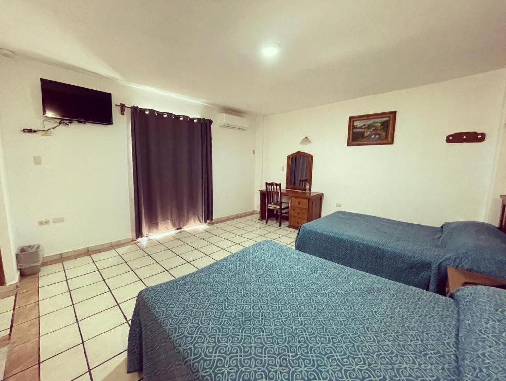 Hotel Las Fuentes Los Mochis Extérieur photo