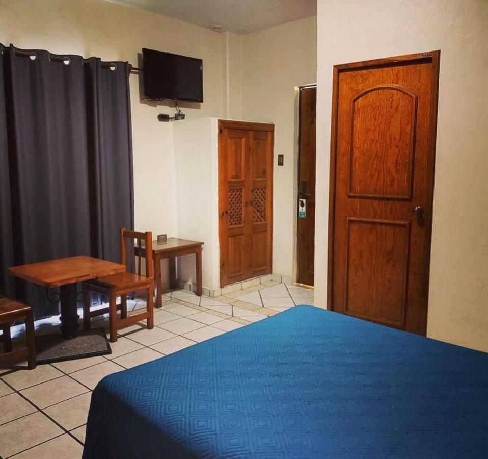 Hotel Las Fuentes Los Mochis Extérieur photo