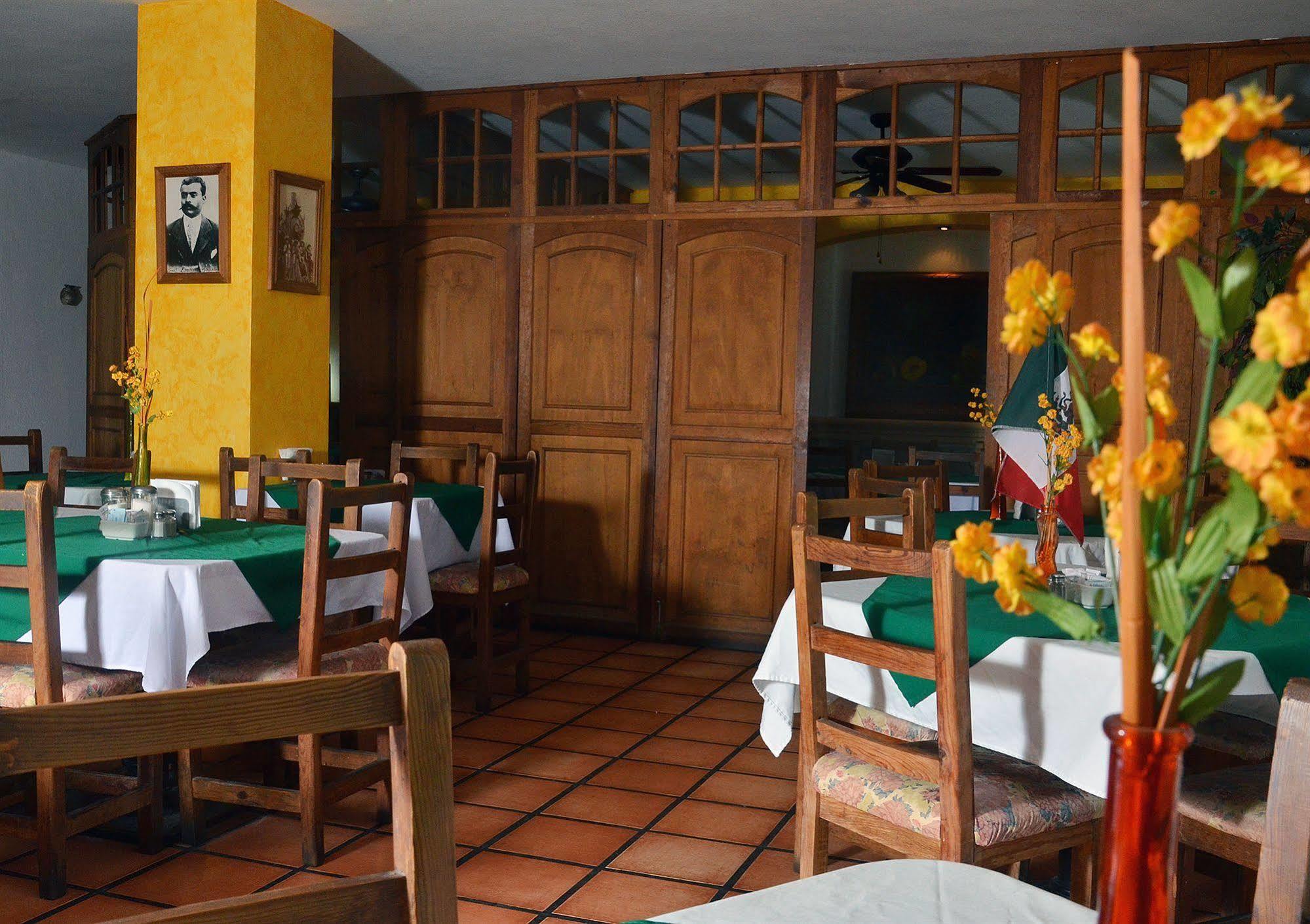 Hotel Las Fuentes Los Mochis Extérieur photo