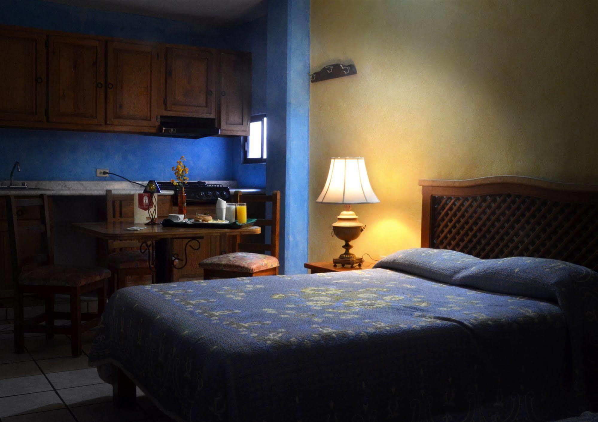 Hotel Las Fuentes Los Mochis Extérieur photo