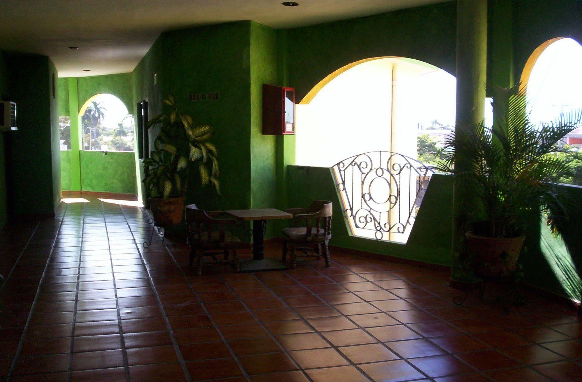 Hotel Las Fuentes Los Mochis Extérieur photo